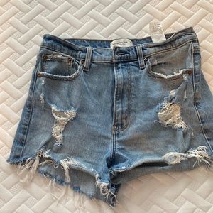 Abercrombie high rise mom short
